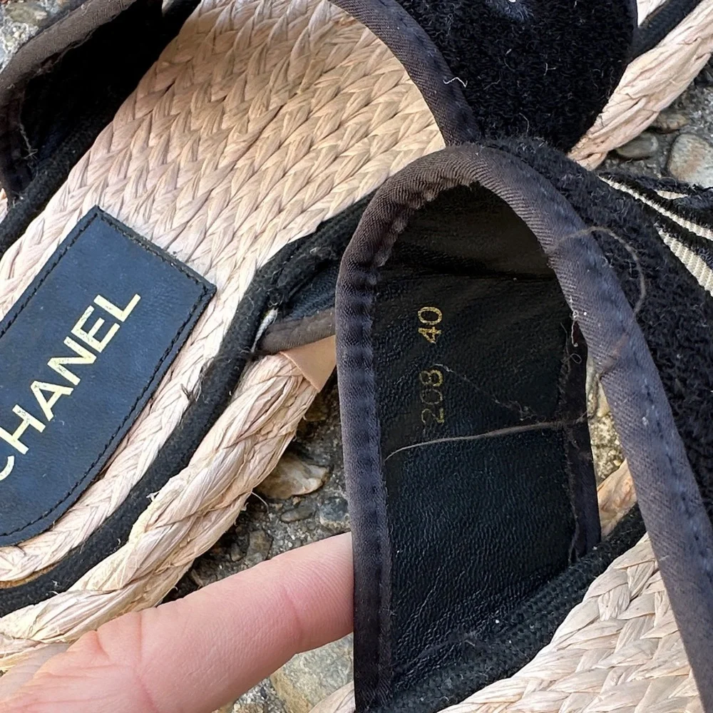 CHANEL Black Suede Logo Thong Espadrille Sandals - Picture 7 of 7